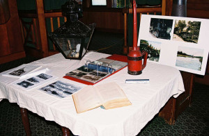 2005-Display-Table-L